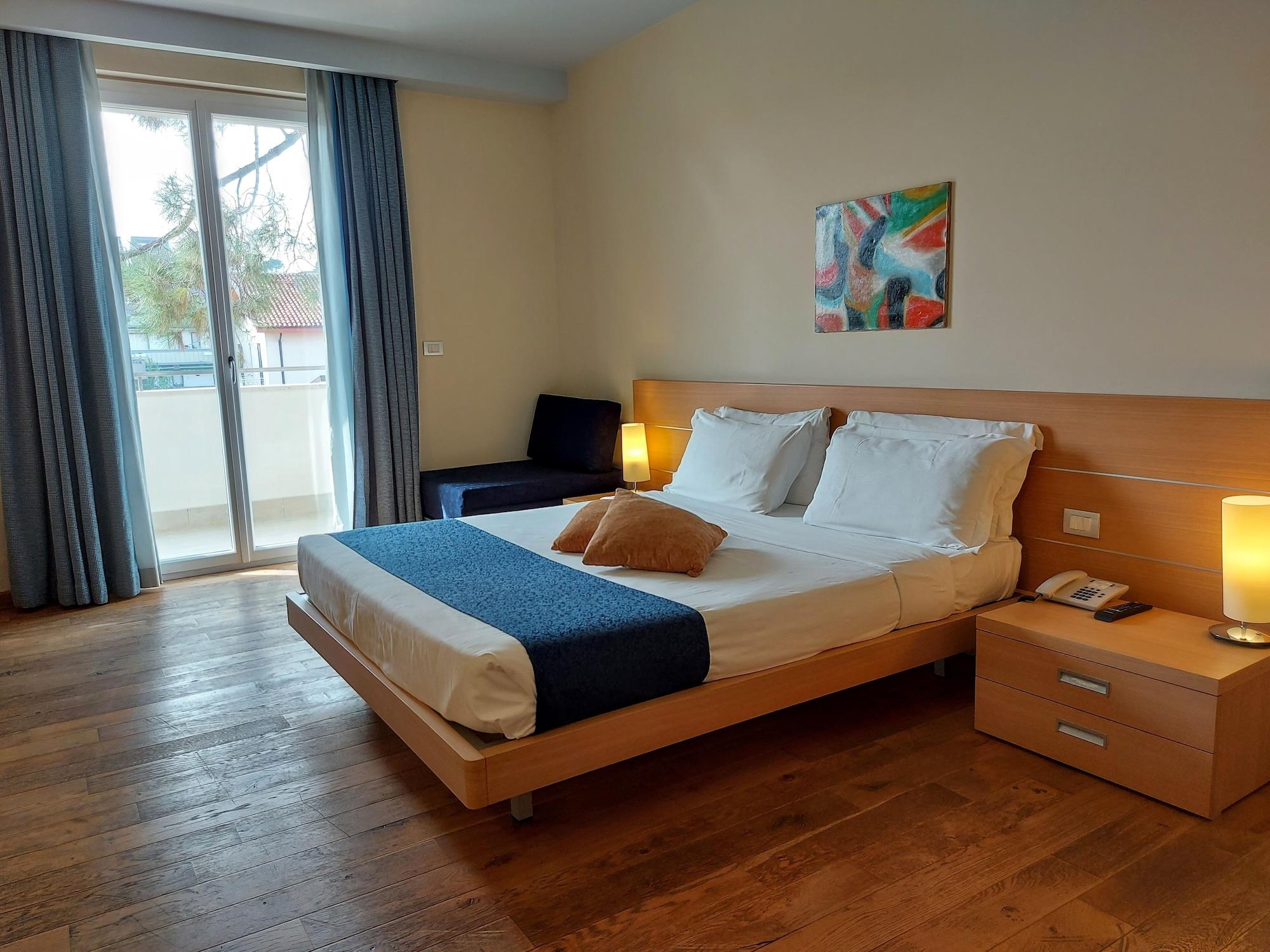 Phi Hotel Alcione Франкавила ал Маре Екстериор снимка