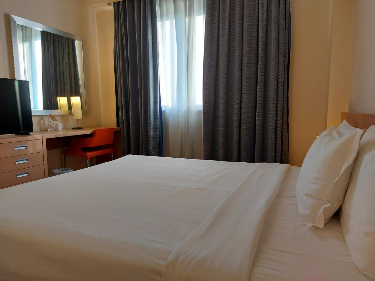 Phi Hotel Alcione Франкавила ал Маре Екстериор снимка