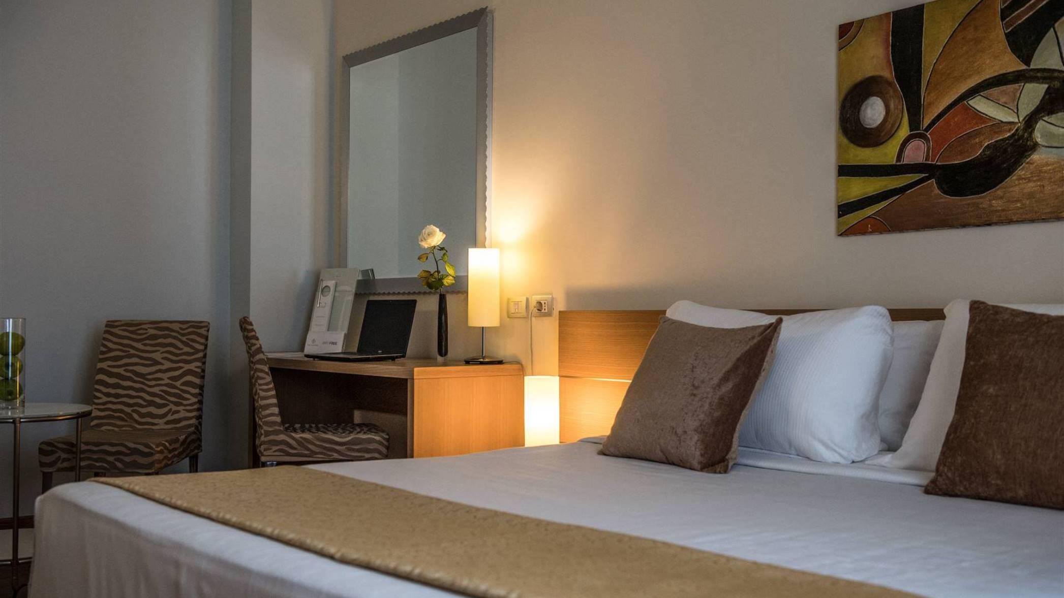 Phi Hotel Alcione Франкавила ал Маре Екстериор снимка