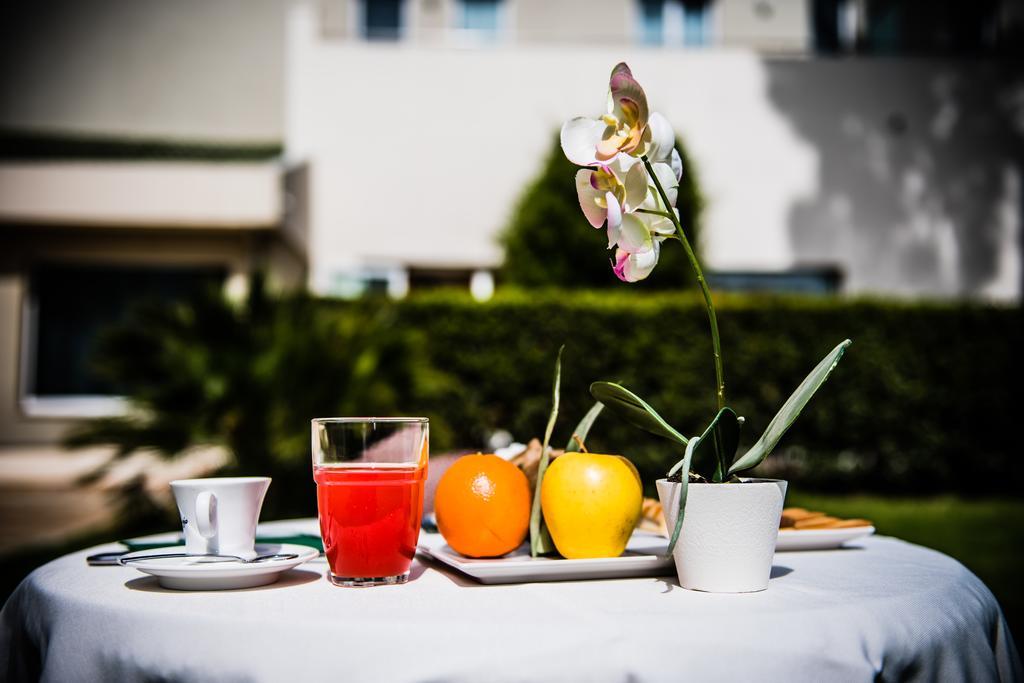 Phi Hotel Alcione Франкавила ал Маре Екстериор снимка