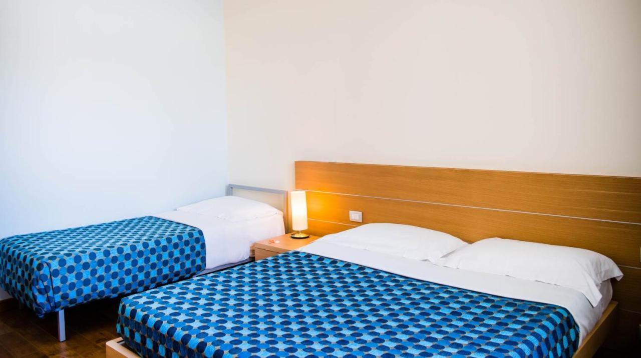 Phi Hotel Alcione Франкавила ал Маре Екстериор снимка