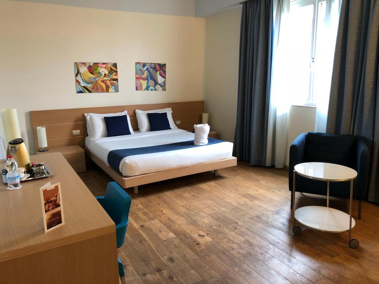 Phi Hotel Alcione Франкавила ал Маре Екстериор снимка
